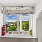 2-bed Sleeps 4 With Parking