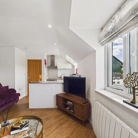 아파트 2-bed Apartment- Free Private Parking *