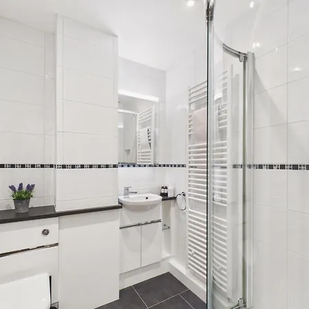 2-bed Apartment- Free Private Parking 아파트 보우네스온윈더미어