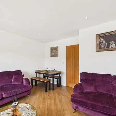 아파트 2-bed Apartment- Free Private Parking *