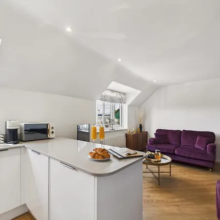 2-bed Sleeps 4 With Parking Bowness-on-Windermere