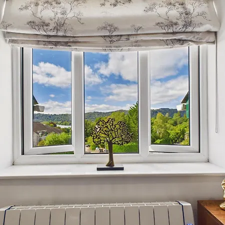 2-bed Sleeps 4 With Parking Apartamento Bowness-on-Windermere
