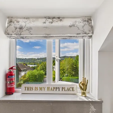 2-bed Apartment- Free Private Parking