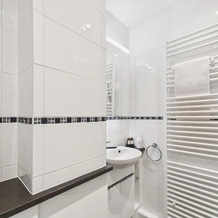 דירה 2-bed Sleeps 4 With Parking