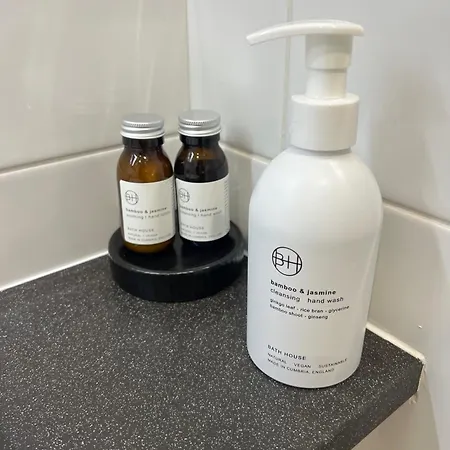 아파트 2-bed Apartment- Free Private Parking *