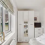 2-bed Sleeps 4 With Parking 아파트
