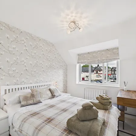 아파트 2-bed Sleeps 4 With Parking
