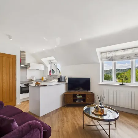 2-bed Sleeps 4 With Parking 아파트 *