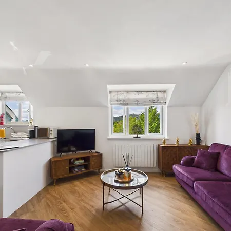 2-bed Sleeps 4 With Parking 아파트